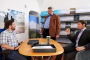 Kann Bergsteiger Tobias Teschner (Sebastian Edtbauer, l.) den Kommissaren Stadler (Dieter Fischer, M.) und Hansen (Igor Jeftic, r.) bei ihren Ermittlungen im aktuellen Mordfall weiterhelfen?
