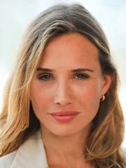 Nadeshda Brennicke (Nora Mäder). Nadeshda Brennicke (Nora Mäder).