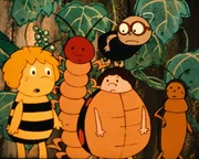 Die Käfer des Gartens sind ratlos, was sollen sie tun? Auf der einen Seite mögen sie die Ohrkäfer-Familie recht gern und wollen sie nicht verletzen, auf der anderen Seite möchten sie aber auch ihren Frieden wieder haben.