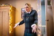 Babs (Ruth Beeckmans) versteht nicht, wieso ihre Eltern nicht gemeinsam Weihnachten feiern wollen. Babs (Ruth Beeckmans) versteht nicht, wieso ihre Eltern nicht gemeinsam Weihnachten feiern wollen.