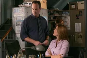 L-R Christopher Meloni as Det. Elliot Stabler, Mariska Hargitay as Det. Olivia Benson