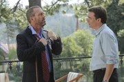 Die wohl ungleichsten besten Freunde der Ärztebranche: Dr. House (Hugh Laurie, l.) und Dr. Wilson (Robert Sean Leonard, r.) ...