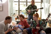 Die Patchwork-Familie findet sich in der Musik. Von links nach rechts: Jonas (Benno Fürmann), Marit (Maja Schöne), Christian (Henning Baum) und Tina (Justina Humpf). Die Patchwork-Familie findet sich in der Musik. Von links nach rechts: Jonas (Benno Fürmann), Marit (Maja Schöne), Christian (Henning Baum) und Tina (Justina Humpf).