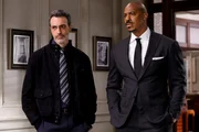 (l-r) Reid Scott as Det. Vincent Riley, Mehcad Brooks as Det. Jalen Shaw