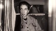 Maria Callas, weltberühmte Operndiva, und ihr Mercedes 600 - Symbol für Luxus und Eleganz. Heute macht Mercedes daraus ein Geschäft: Autos mit prominenten Vorbesitzern sind oft ein Vielfaches wert. Maria Callas, weltberühmte Operndiva, und ihr Mercedes 600 - Symbol für Luxus und Eleganz. Heute macht Mercedes daraus ein Geschäft: Autos mit prominenten Vorbesitzern sind oft ein Vielfaches wert.