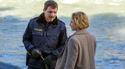 Massimo Ricci (Felix Klare) berichtet Blum (Anna Maria Mühe) von dem Leichenfund.