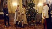 Die Dokumentation zeigt das Weihnachtsfest aus der Perspektive der kaiserlichen Familie und gibt damit einen einzigartigen Einblick in das Privatleben von Franz Joseph, Elisabeth, Rudolf und vielen anderen Mitgliedern. Die Dokumentation zeigt das Weihnachtsfest aus der Perspektive der kaiserlichen Familie und gibt damit einen einzigartigen Einblick in das Privatleben von Franz Joseph, Elisabeth, Rudolf und vielen anderen Mitgliedern.