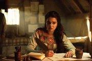 Alexandra Shitshoveler (Geraldine Viswanathan)