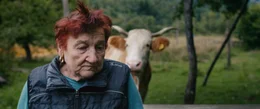 Valeria Pra?a mit ihrer Kuh Pa'una.