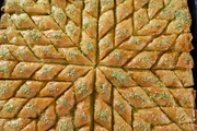 Schnittmuster Baklava nach dem Backen, Tirol Wattens.