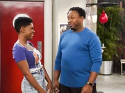 Necie (Chelsea Harris, l.); Marty Butler (Marcel Spears, r.)