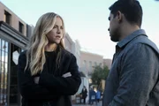 Elli Bishop (Emily Wickersham, l.); Nick Torres (Wilmer Valderrama, r.)
