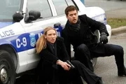 L-R: Peter Bishop (Joshua Jackson), Olivia Dunham(Anna Torv)