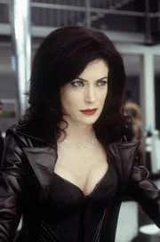 Serleena (Lara Flynn Boyle)