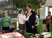 Marshall (Jason Segel, r.) befindet sich auf Kollisionskurs mit seinem neuen Chef Garrison Cootes (Martin Short, l.) Marshall (Jason Segel, r.) befindet sich auf Kollisionskurs mit seinem neuen Chef Garrison Cootes (Martin Short, l.)