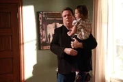Cameron Tucker (Eric Stonestreet), Lily Tucker-Pritchett (Aubrey Anderson-Emmons).