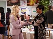 Gemma Johnson (Beth Behrs, l.); Tina Butler (Tichina Arnold, r.)