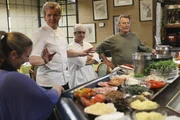 Kann Gordon Ramsay (2.v.l.) dem "La Frite" wieder auf die F&uuml;&szlig;e helfen?