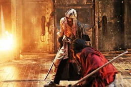 Der letzte Kampf von Kenshin Himura (Takeru Sat&ocirc;) gegen den verbrannten und bandagierten Makoto Shishio (Tatsuya Fujiwara) und seiner Elitekampfgruppe Juppongatana steht nun kurz bevor.