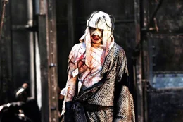 Der letzte Kampf von Kenshin Himura gegen den verbrannten und bandagierten Makoto Shishio (Tatsuya Fujiwara) und seiner Elitekampfgruppe Juppongatana steht nun kurz bevor.