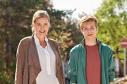 Karin (Jessica Ginkel) und Max (Nick Julius Schuck) sind für Dennis da! Karin (Jessica Ginkel) und Max (Nick Julius Schuck) sind für Dennis da!