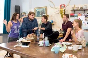 (v.l.) Jessy (Felicitas Ackermann), Eric (Edmund Kunke), Nadine (Nadine Trinker), Dennis (Philipp Stehler) und Mila (Alica B&uuml;chel)