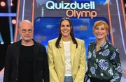Moderatorin Esther Sedlaczek (M.) mit den Kandidaten des Teams "Traumpaar": Christian Berkel (l.) und Andrea Sawatzki (r.)