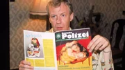 Die Ermittler befragen den vermeintlichen Augenzeugen Anthony Lombardo (Kris Lemche), der von der Waffe des ermordeten Polizisten an der Schulter erwischt wurde. Doch Dr. Sheldon Hawkes (Hill Harper, l.) stellt fest, dass dessen Aussage nicht zur Art des Einschussloches passt... Die Ermittler befragen den vermeintlichen Augenzeugen Anthony Lombardo (Kris Lemche), der von der Waffe des ermordeten Polizisten an der Schulter erwischt wurde. Doch Dr. Sheldon Hawkes (Hill Harper, l.) stellt fest, dass dessen Aussage nicht zur Art des Einschussloches passt...