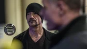 Alvin Olinsky (Elias Koteas).
