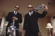 Agent Jay (Will Smith, l.) und Agent Kay (Tommy Lee Jones)