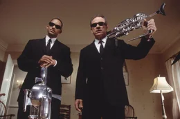Agent Jay (Will Smith, l.) und Agent Kay (Tommy Lee Jones)
