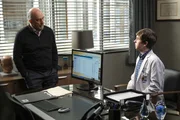 Dr. Aaron Glassman (Richard Schiff) und Dr. Shaun Murphy (Freddie Highmore)