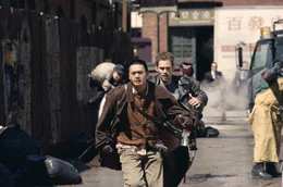 L-R: The Monk (Chow Yun-Fat) und Kar (Seann William Scott)