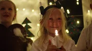 Vilda (Sofia Sittnikow) feiert Santa Lucia in ihrem Kindergarten.