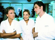 Nikola traut ihren Ohren nicht, als Dr. Schmidt in aller Öffentlichkeit Mariannes große Fähigkeiten lobt.