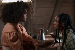L-R: Julia (Kiersey Clemons), Veronica / Eden (Janelle Mon&aacute;e)