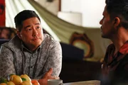 Detective Gordon Katsumoto (Tim Kang, l.) und Thomas Magnum (Jay Hernandez)  +++