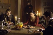 Sie will sich nicht länger gedulden: Anne Boleyn (Natalie Dormer, M.) hat lange genug auf die Krone gewartet. Von Charles Brandon (Henry Cavill, l.) fordert sie mehr Unterstützung.