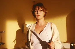 Eines Abends sp&uuml;rt die Psychologin Ellen (Suzanne von Borsody), als sie von einem langen Spaziergang zur&uuml;ckkommt, dass noch jemand im Haus ist ...