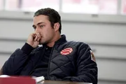 Nachdem Kelly Severide (Taylor Kinney) und sein Team ein Feuer in einer Wohnung gelöscht haben, fehlt ein 50.000 Dollar teures Diamant-Collier.