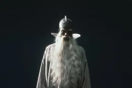 Die kindliche Kaiserin ist schwer krank, und Phantasien wird von dem 'Nichts' bedroht. Der weise Arzt Cairon (Moses Gunn) ruft den tapferen Krieger Atreyu zur Hilfe ...