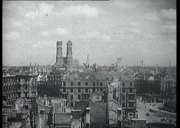 Weihnachten 1945 - München liegt in Trümmern, aber wenigstens ist Frieden. Weihnachten 1945 - München liegt in Trümmern, aber wenigstens ist Frieden.