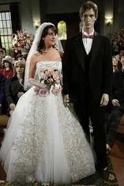 Als Michelle von Charlies Stalkerin Rose erf&auml;hrt, ist sie entsetzt dar&uuml;ber und macht schlie&szlig;lich Schluss. Rose aber scheint mittlerweile jemanden gefunden zu haben und ist verlobt.