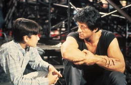 Irgendwann hat der Trucker Lincoln Hawk (Sylvester Stallone, r.) seine Ehefrau Christina und den Sohn Michael (David Mendenhall, l.) verlassen. Als Christina nun sterbenskrank wird, nimmt Lincoln den inzwischen 12-j&auml;hrigen Michael zu sich ...