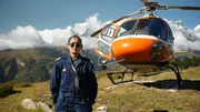 Priya Adhikari ist Nepals einzige Helikopterpilotin, die in den extremen H&ouml;hen des Himalaya Rettungseins&auml;tze fliegt.