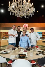 Gruppenfoto von links: Köche Thomas Martin, Tarik Rose, Cornelia Poletto, Moderator Johann Lafer und Koch Max Strohe