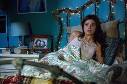 Quinn Brenner (Stefanie Scott) wird von einem furchterregenden Spuk heimgesucht.
