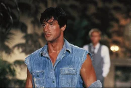 Lincoln Hawk (Sylvester Stallone)