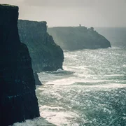 Typisch Irland: Die Cliffs of Moher sind Irlands berühmteste Küstenformation.