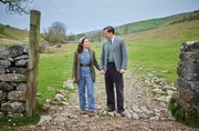 James Herriot (r., Nicholas Ralph) und Helen Herriot (l., Rachel Shenton). James Herriot (r., Nicholas Ralph) und Helen Herriot (l., Rachel Shenton).